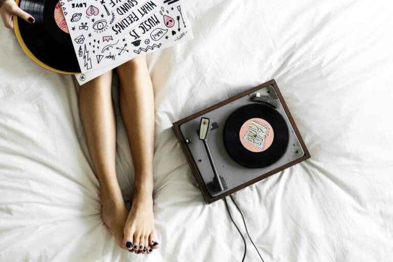 16 Rpm Vintage Vinyl Records Sizes & Types - A Complete Guide